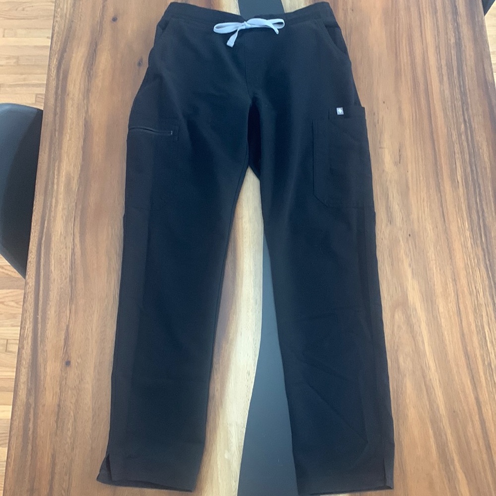 Yola Skinny Scrub Pants size small black Figs